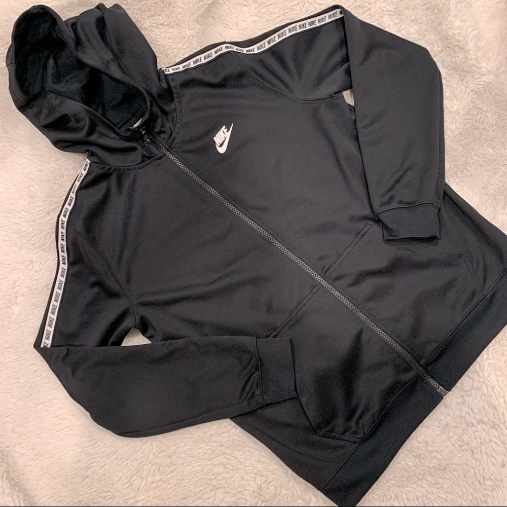 Nike Track Jacket Black And White 🖤